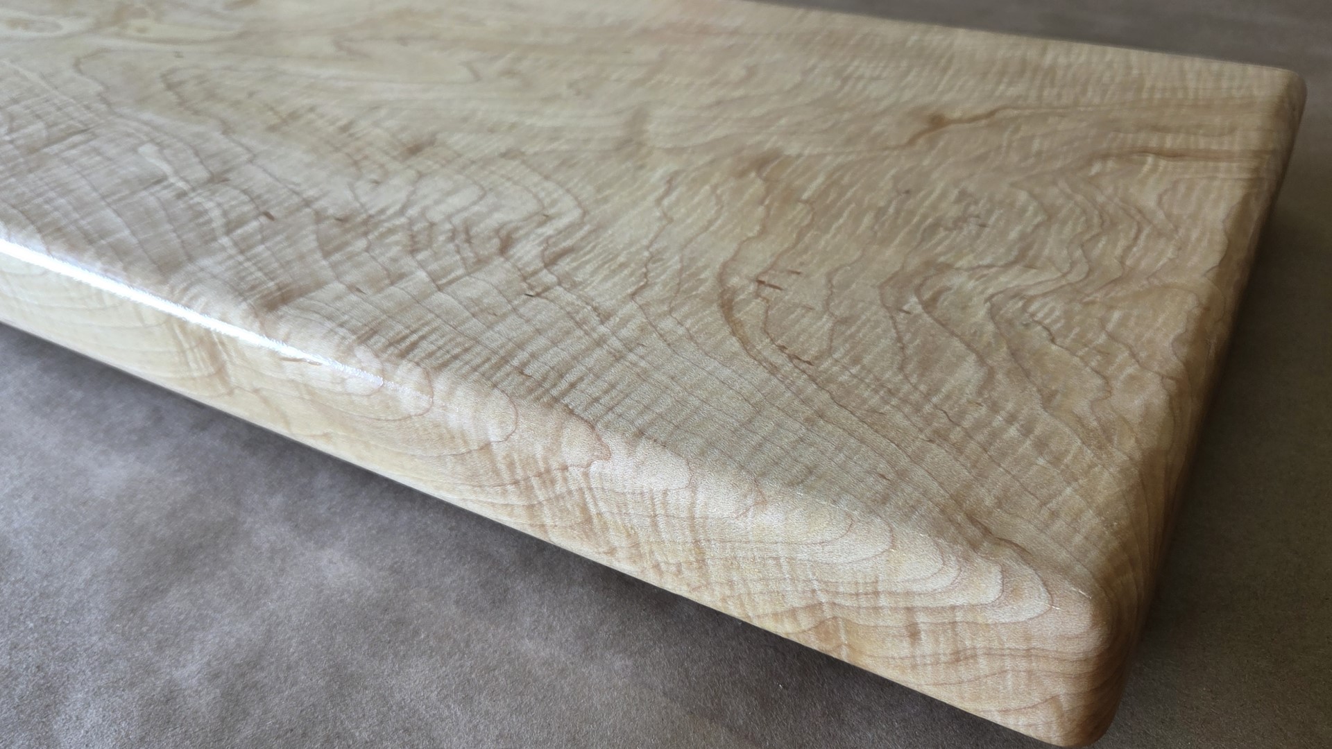 Closeup of grain of hard maple / sugar maple